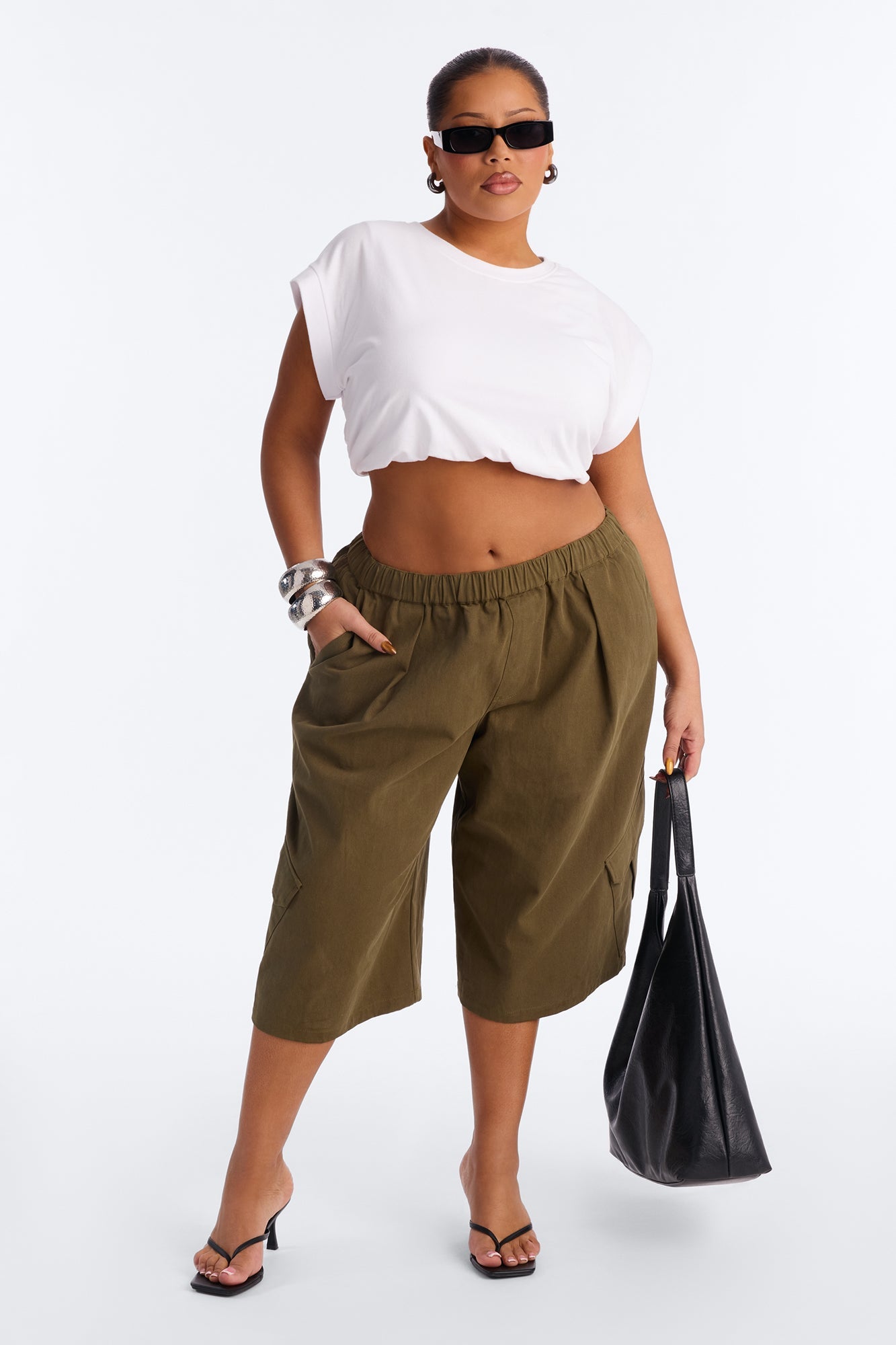 She's A Keeper Cargo Bermuda Short - Olive