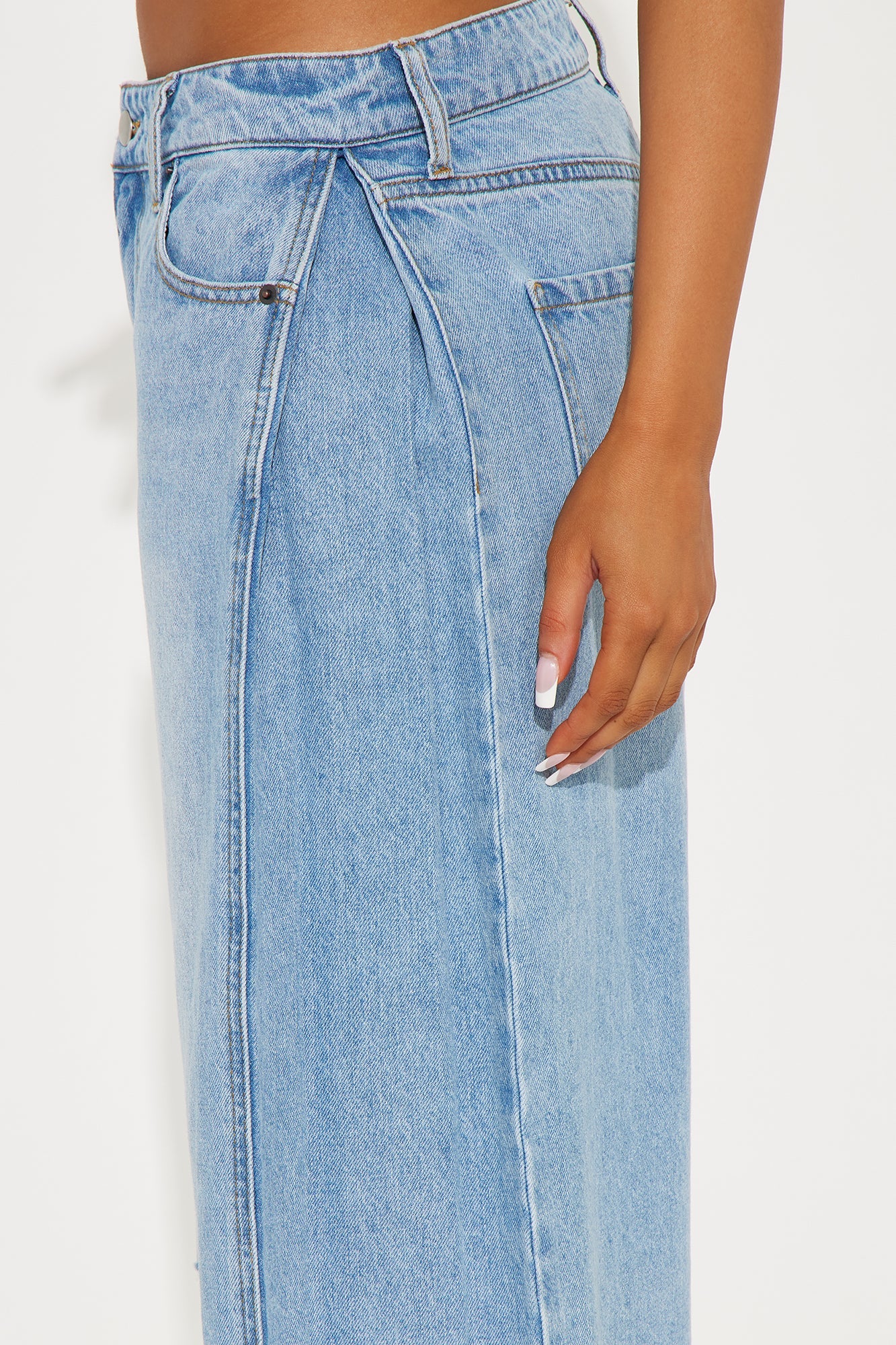 Aleksa Pleated Non Stretch Denim Jorts - Light Wash