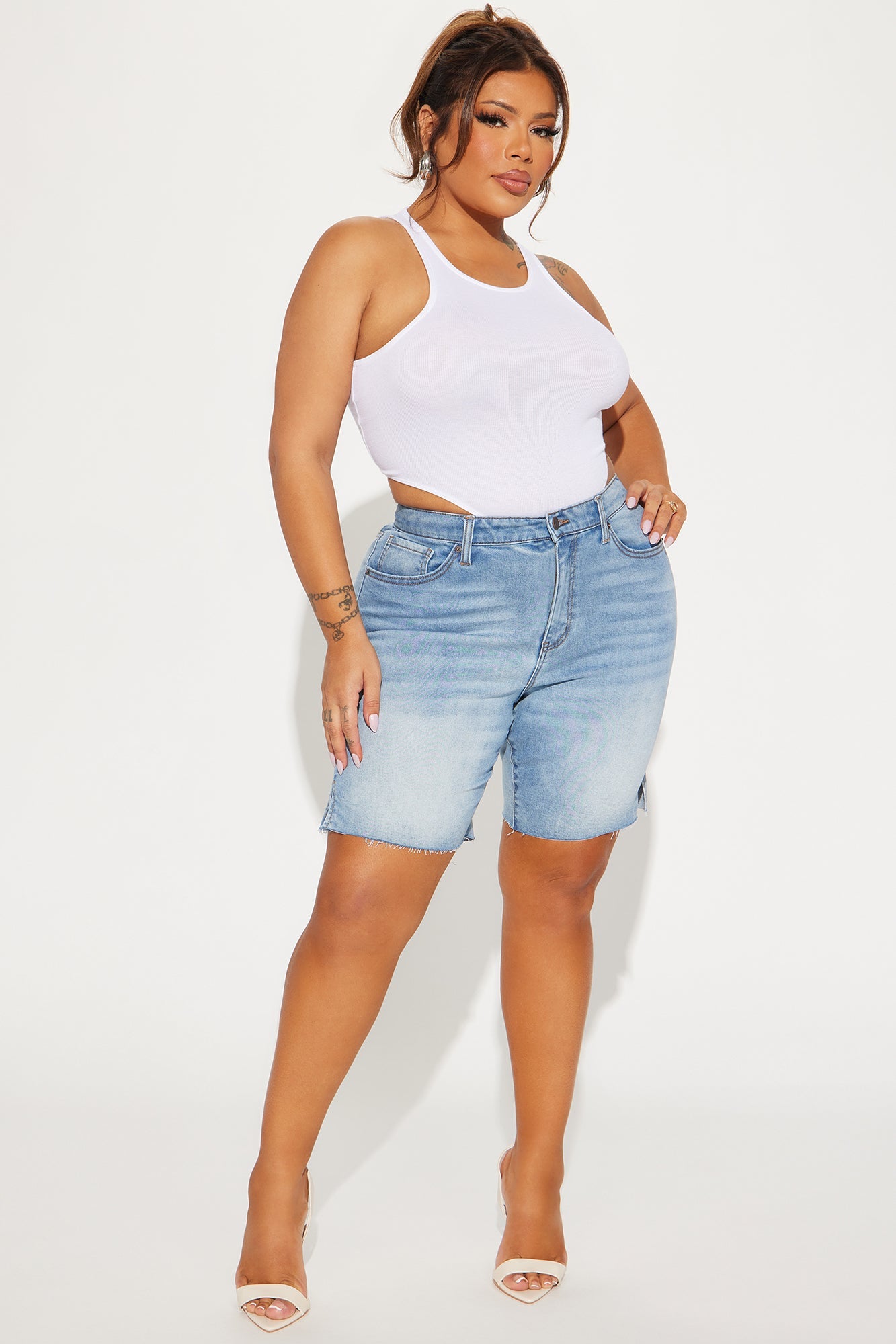 Everything's Good Super Stretch Denim Bermudas - Light Blue Wash