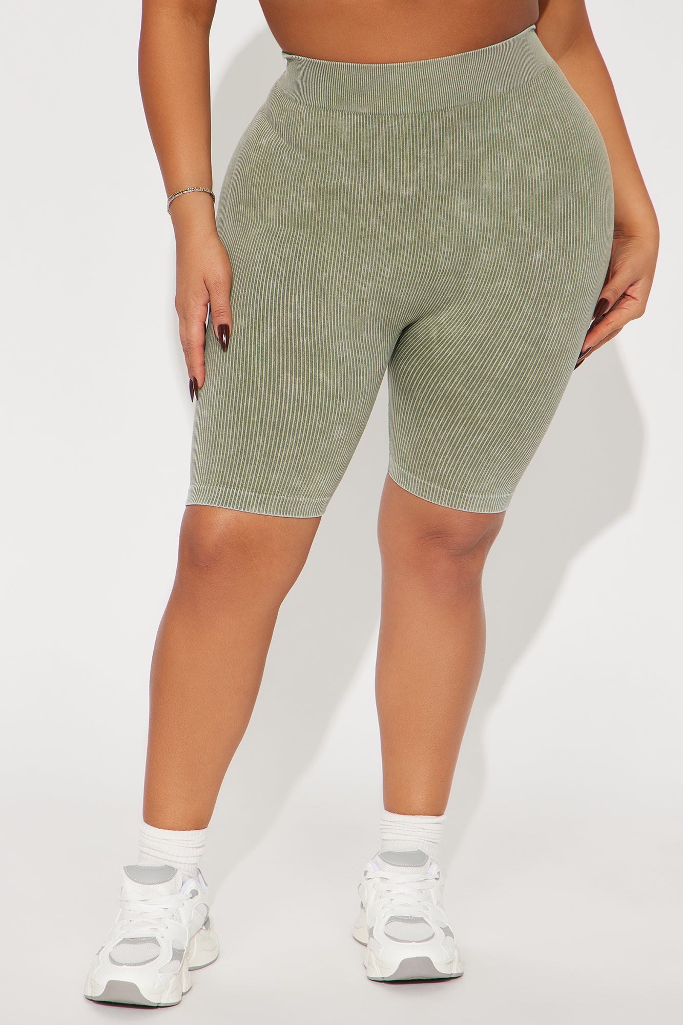 Mia Ribbed Seamless Biker Short - Olive