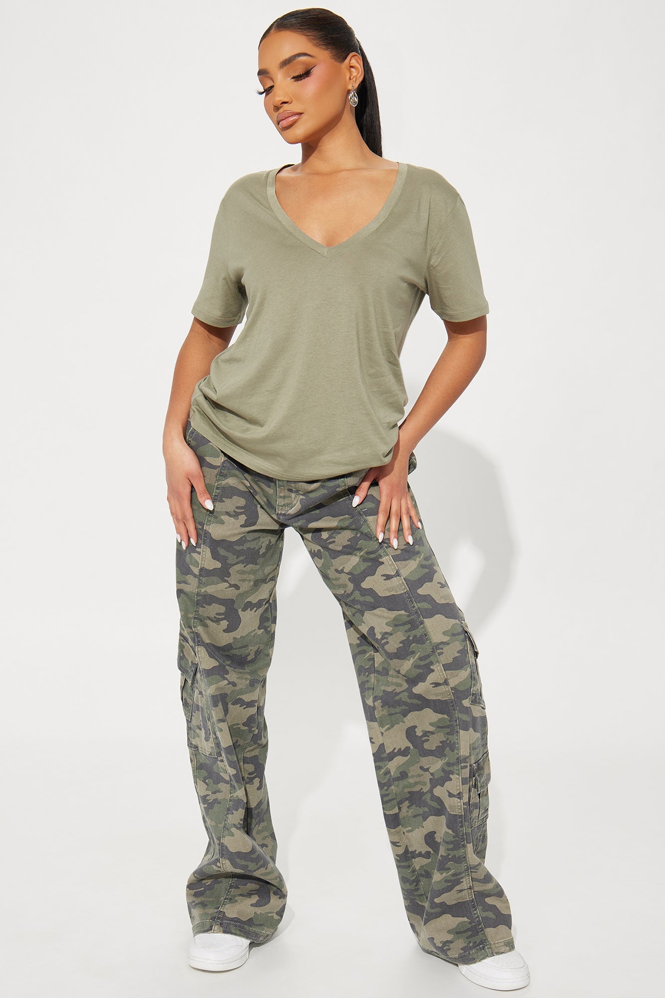 Ava V-Neck Tee - Olive