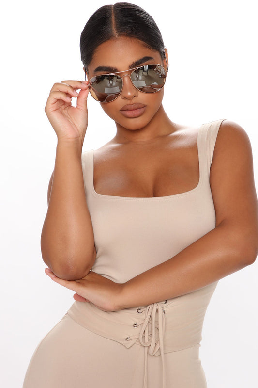 She's A Classic Aviator Sunglasses - Gold