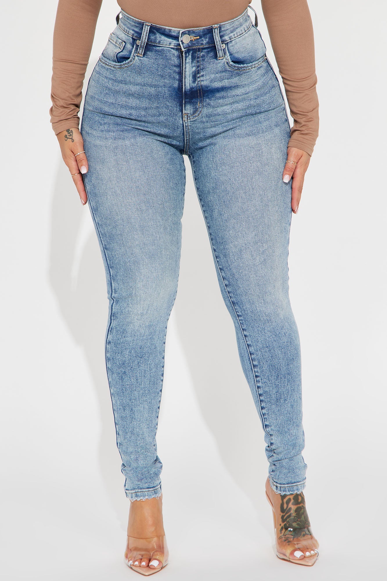 Contour Beauty Sculpting Stretch Skinny Jeans - Light Wash