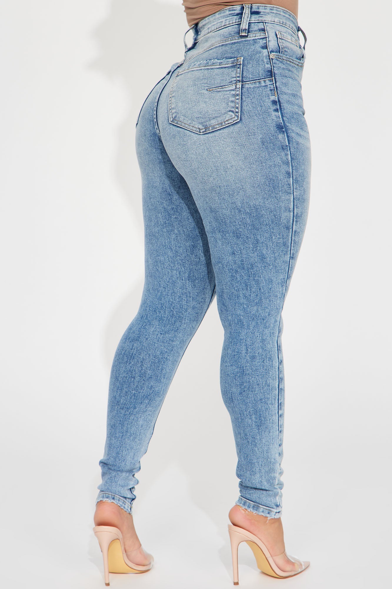 Contour Beauty Sculpting Stretch Skinny Jeans - Light Wash