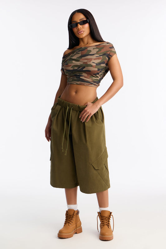 She's A Keeper Cargo Bermuda Short - Olive